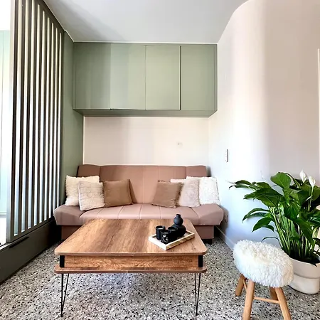 Lavish Residences - Agias Sofias Apartment